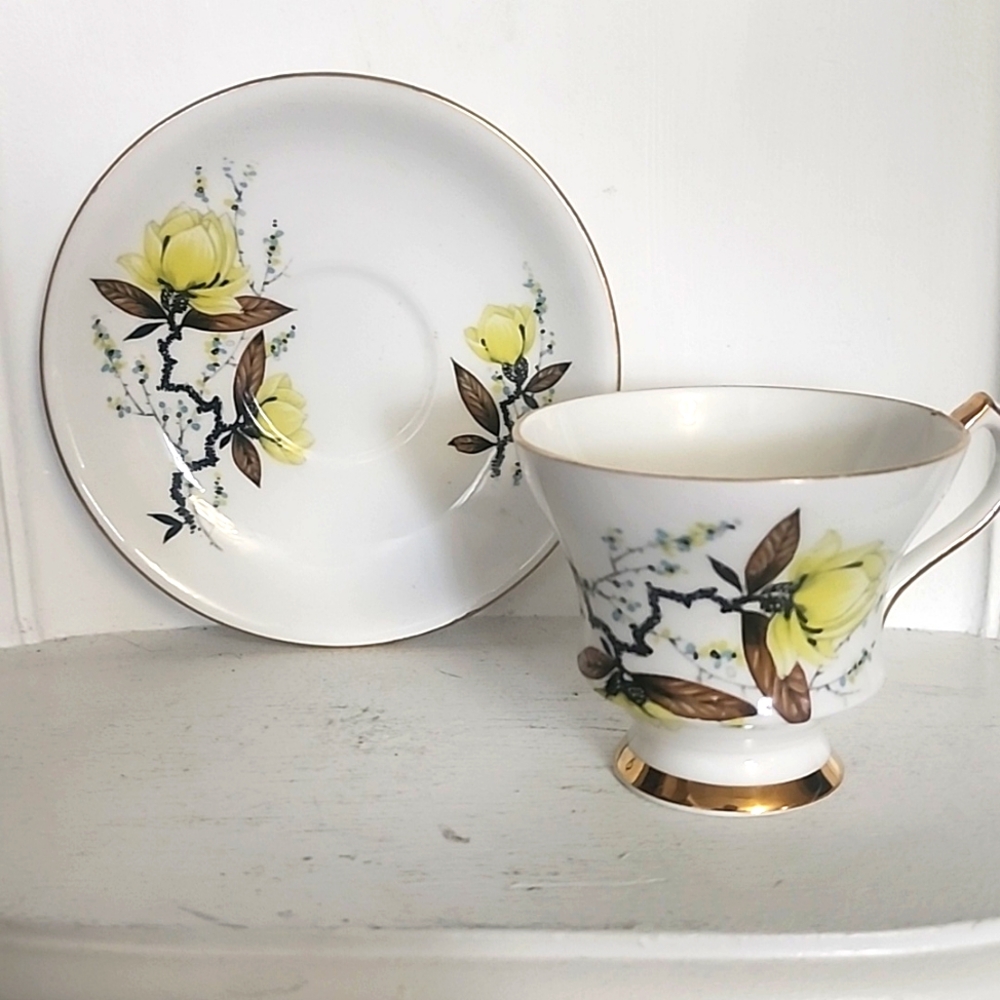 PRETTY Teacup and Saucer by REGENCY English Fine Bone China Yellow Flowe…